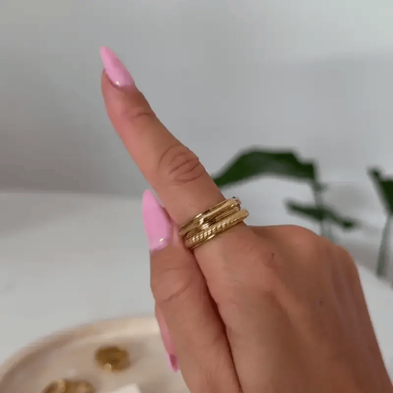 gold spinning pleated ring